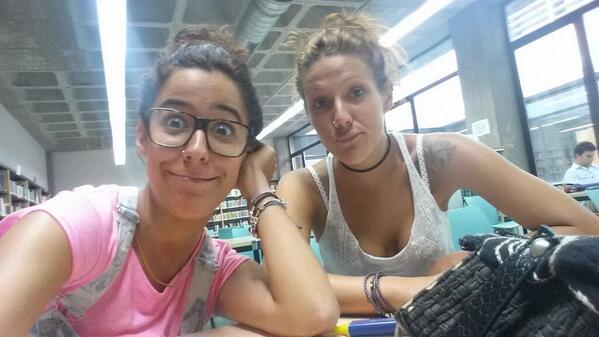 88Vcd's tweet photo. Flipa estudiar un viernes a 40° @surson_maria http://t.co/ogowFJWn69