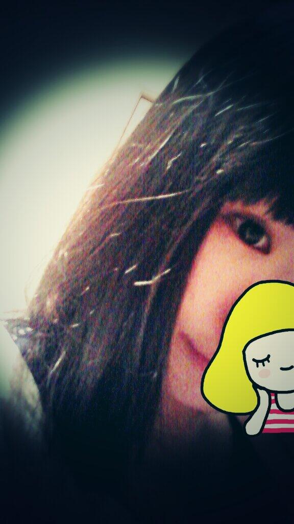 rika321rika's tweet photo. 　写メ載せるなんて言って一週間経ってしまった、ごめんなさいっ(´；Д；｀)
　お詫びです、りーを晒します(´；Д；｀)
　もちろん本人ですけど、みなさんのご希望通りではなくて申し訳ないですっ(´；Д；｀)　
　最近髪を切って染めました http://t.co/iawTj9jR2W