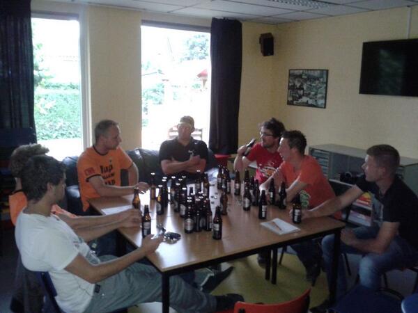 Laatste vergadering! Moet ingedronken voor oranje! #tunfeest #wk2014