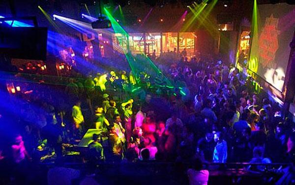 MorganStBrewery's tweet photo. Friday and Saturday nights, get $1 well drinks with your college ID!  Come dance the night away with @DJCMace. #STL http://t.co/RBSsdgdQVv