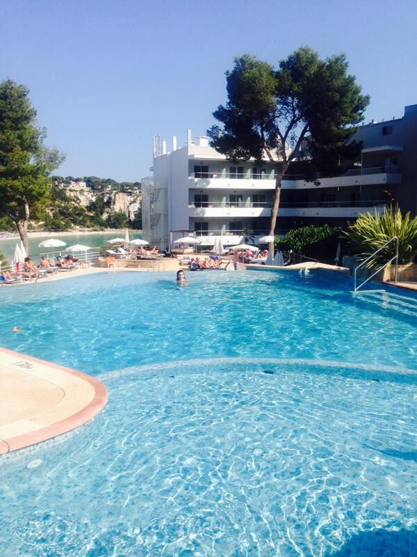 Amanda_Lewis86's tweet photo. Making the most of our last day at The Audax @Artiemhotels #AdultsOnly http://t.co/KBbcK1x9Jy