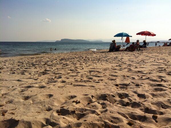 Poetto's tweet photo. #poetto #sardegna #maestralino http://t.co/VsJH9i0zPe