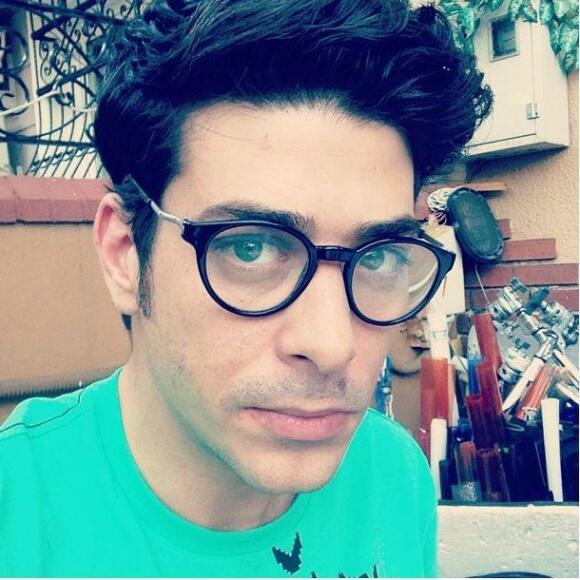BBS_ask's tweet photo. Ömerin en sevdiği renk mavi :D peki sizin ?? #BeniBöyleSev http://t.co/HG7fYNiBgH