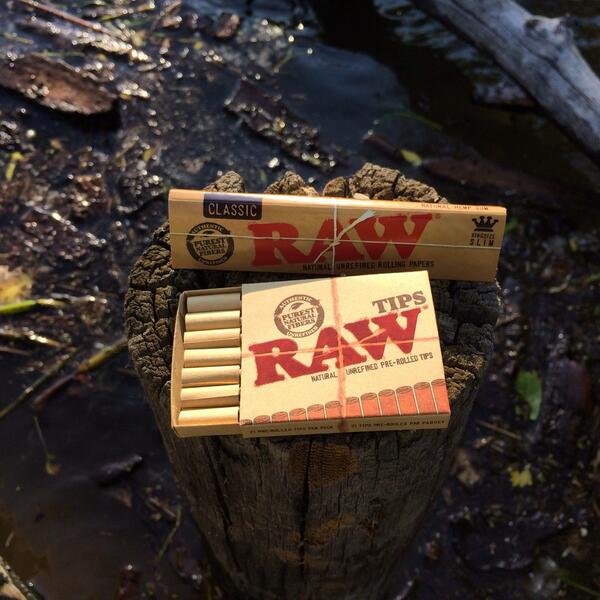 RAWLIFE247's tweet photo. King Size Slims and Pre-Rolled Tips! #theessentials
#rawlife #kingsize #prerolledtips #lakeview #barrlake #colorawdo http://t.co/x5JRj2XG7p