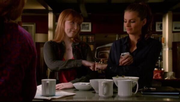 NEW MYSTERY!
What caused this cute moment between Kate &amp; Alexis?