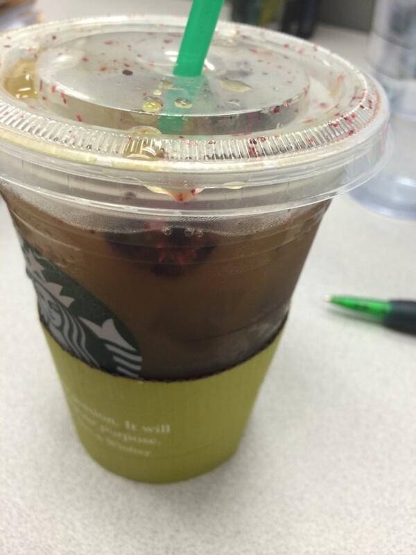 lynnekim's tweet photo. @buenosiris omg it's so good! This is my new favorite drink! http://t.co/e7QZs6bitx