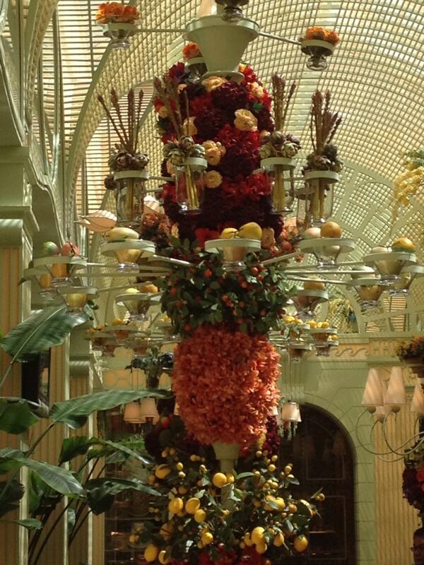 TravelProChris's tweet image. These arrangements at #TheWynn are amazing!  Some of them are all food!  #mmptravel #leavinglasvegas