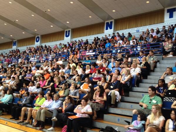 MSMU's tweet photo. Class of 2018 students and parents at #MountOrientation - welcome to your mountain home! http://t.co/Uo7409jI2b
