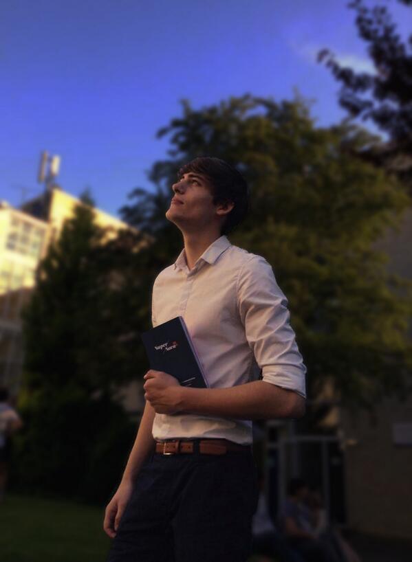 _DesignerGuy's tweet image. Hey @YoLaurry, if I'm going to be a poster boy, gotta have a decent pic!! ;)