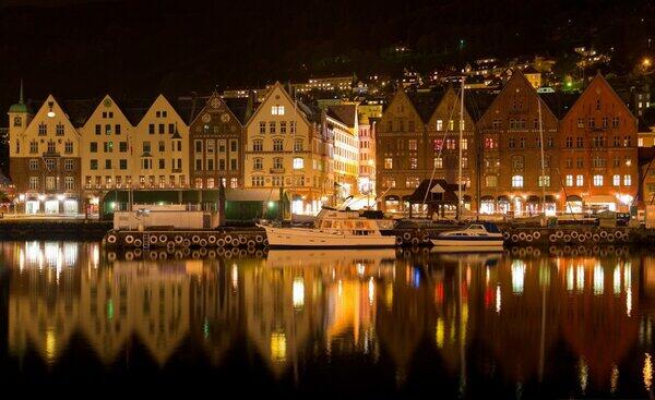 _Paisajes_'s tweet photo. Noche en Noruega. http://t.co/lVgxoU9YdZ