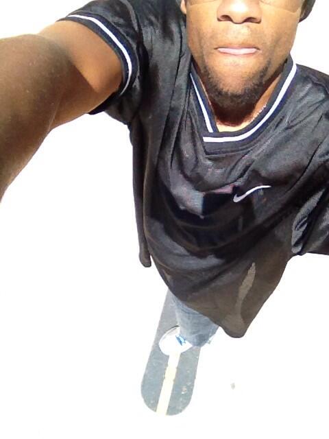 DocDeFreece's tweet image. Running out of ways to entertain myself. Yes, that's a longboard. Yes, that's the parking lot at exit, i94 in MI#wtf