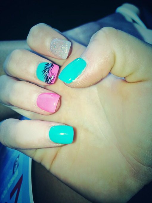 Got my nails done 😁 http://t.co/qnAsE2HwZq<a href="/tag/onmfc"class="tags"><span>#onmfc</span></a>