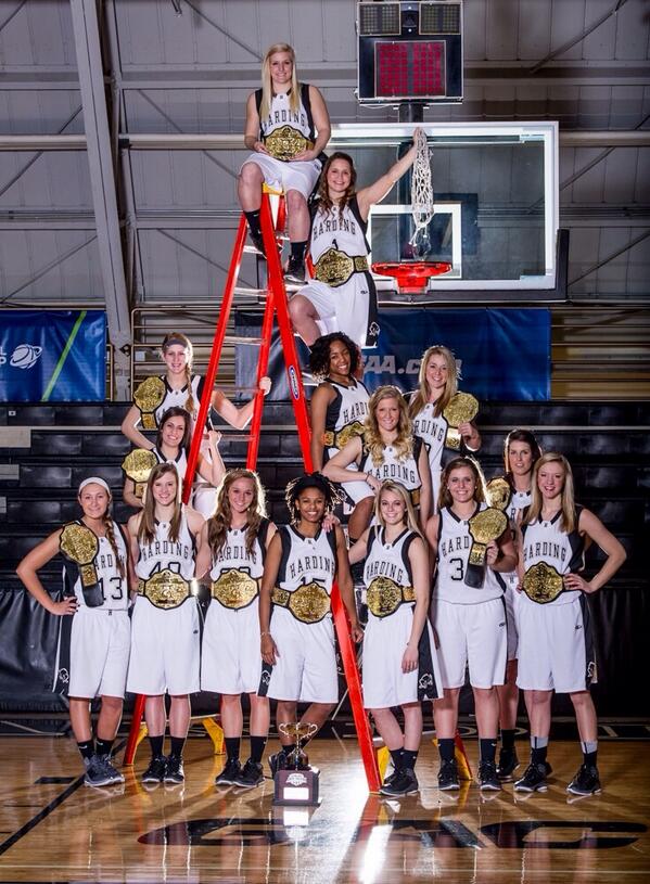 D_Walk74's tweet photo. @BustedOpenRadio I'm thinking @HULadyBisons could be the official women's hoops team of #BustedOpenNation? http://t.co/nz9jKEFhyV