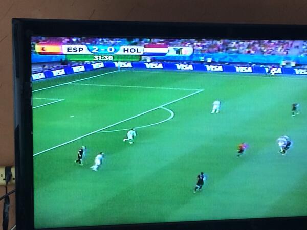 awarrenp's tweet photo. Me encanta que TV Azteca pone el marcador que le da la gana jajajaja @SanCadilla #elmarcadorquemereceespaña 😂😂😂 http://t.co/w378sf8mKW