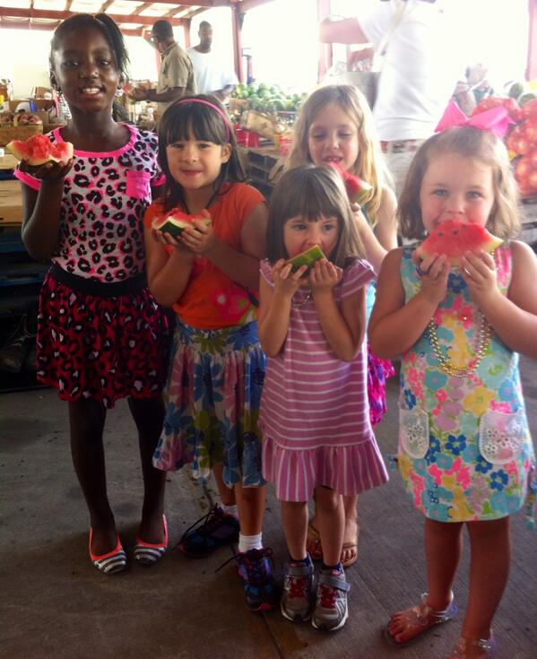Mr_KNWhite's tweet photo. Campers attending our Cooking Camp enjoyed a field trip to @SCFarmersMarket. #hammondsummerprograms http://t.co/xZTVBG0VPB