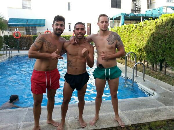 JoseBomba10's tweet photo. Buenisima  tarde de muchas risas con @luisllano91 @yinsalguero jajajaa! http://t.co/wNo9H9E8s9