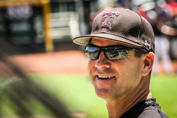 NCAABaseball's tweet image. Tim Tadlock head coach of @TTU_Baseball likes what he’s seeing in BP! #CWS