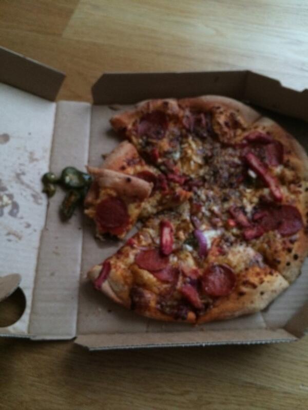 HackettEquity's tweet photo. @Dominos_UK order wrong, asked for no peppers and crispy onions guess what got the total opposite! Fail http://t.co/xzXlTwfzar