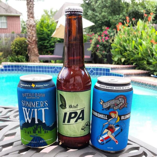 Whatsontapradio's tweet image. Our recommendation for great "Summer Summer Beers." @Buffbrew @southernstarbrewing @NoLabelBrewCo #poolsidebeers
