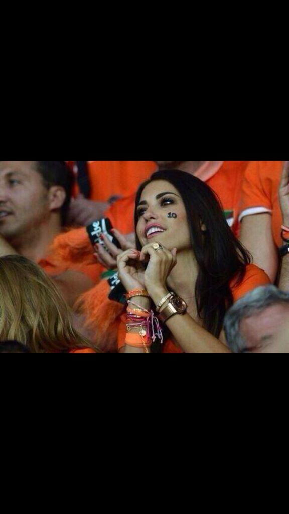HMFaraj's tweet photo. يستاهلون هولندا ال 5 http://t.co/4kb58I6jFR