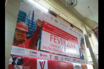 YVKE_Mundial's tweet photo. #Fevih2014 concreta alianzas para alcanzar meta de construcción de viviendas http://t.co/eGtwckXRe3 http://t.co/lrgeo9eqfd