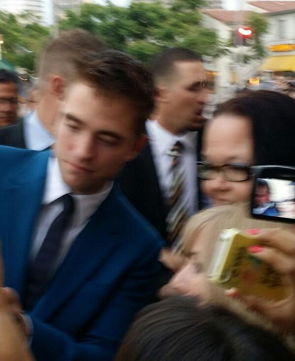 RobsOnePercent's tweet photo. #RobsOnePercent at #TheRoverPremiere Rob "but first let me take a selfie" Pattinson w @socalmom2four and @gkngc04 http://t.co/stoYAOAJoe