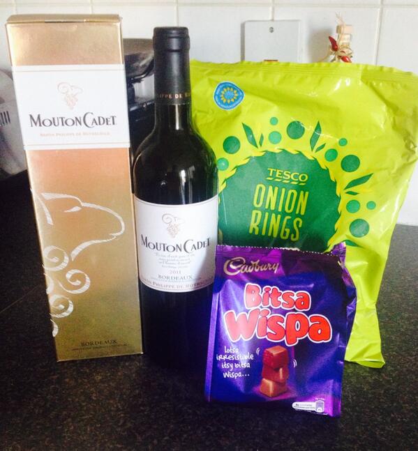MichelleXObrien's tweet photo. This is what I call a night in! While watching 24, thanks for the lush wine @joperryjasmine and your Netflix's lol xx http://t.co/8tD2ykEfo6
