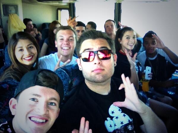 Brownieee58's tweet photo. Bus 7 is were its at ! #GradNight2014 #Code7 ๐ฏ http://t.co/lbUiozReHx