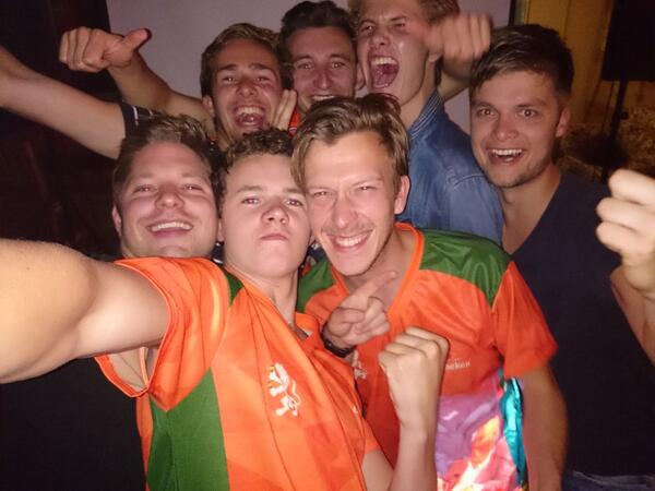 mattievv's tweet photo. Hoppa 1-5!!! #sambaselfie http://t.co/fiRE5ODzHl