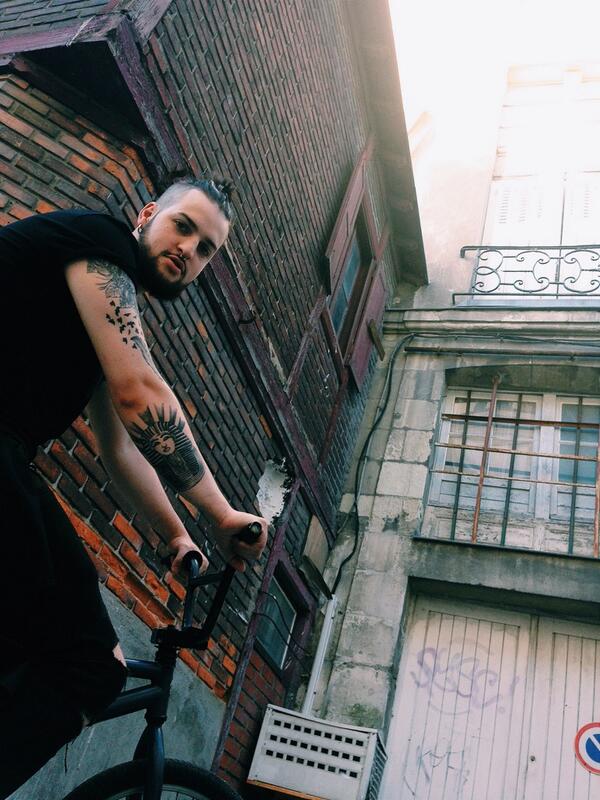 RidzyWhite's tweet photo. Bang bang BMx http://t.co/Cc1mlMHmCd