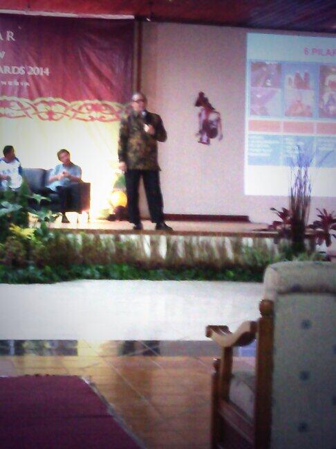 Presentasi tentang `How we grow as a sustainable company` dari PT PP (Persero) Tbk. oleh Bpk. Ir. Hadjar Set Adji