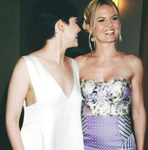 Charming_Spain's tweet photo. Y lo guapas que son, que? @Snow_Spain @EmmaSwan_Spain http://t.co/4Vof51ET2l