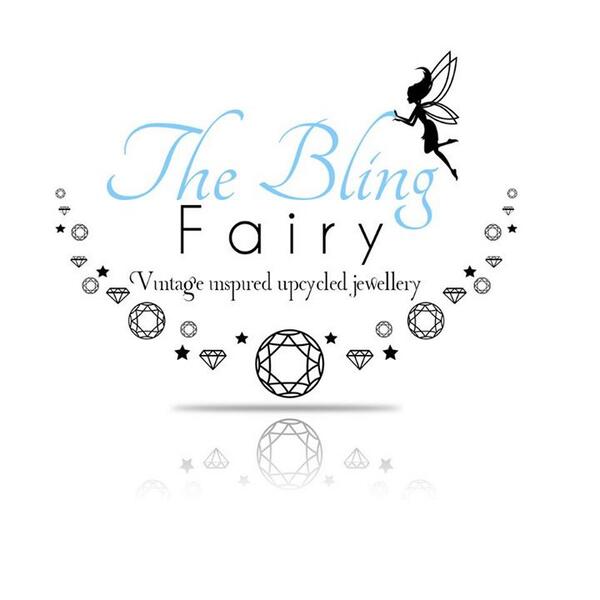 bee_graphics's tweet image. Logos and business card designs ❤