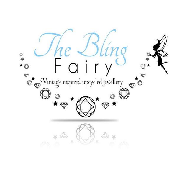 bee_graphics's tweet image. Logos and business card designs ❤