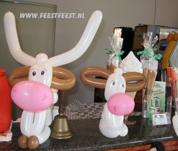 feestfeestnl's tweet photo. Natuurlijk horen bij fair @boerengevoel @dommerholtijs deze koeien, wij maken ze 14 en 15 juni te Borculo, kom ook ! http://t.co/3h4piuDSyt