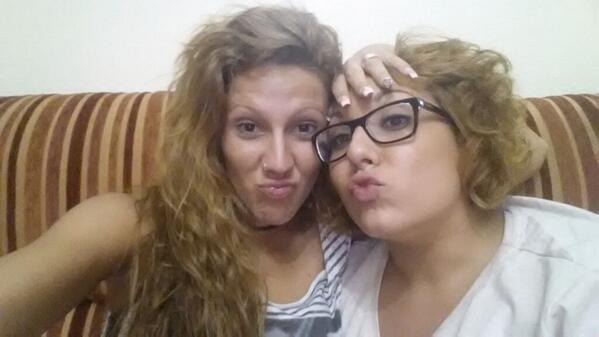 88Vcd's tweet photo. Noche de cotilleoss, verdades y mentirass @RoxyCopado  oleeeeeee @NataliaOrtizMar jajajajaja http://t.co/9jFFe6xH0j