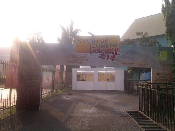 AfterNewsShow's tweet photo. Tiket box #StandupFest2014 http://t.co/242Y3RCThU