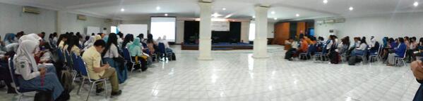 suasana pembukaan #EFest2014 diruang auditorium FIB UNAIR :D