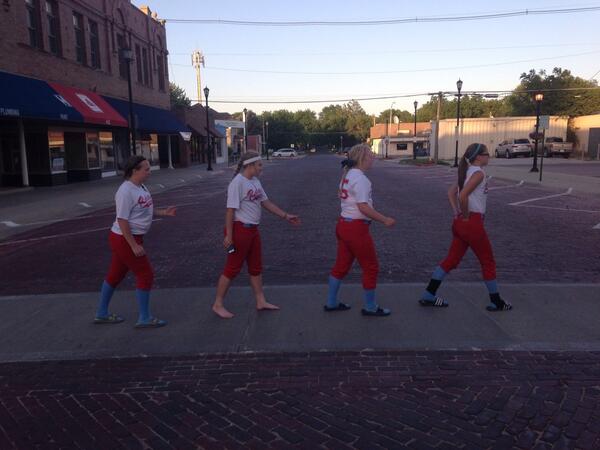 scott_riha's tweet photo. The #rumble #AbbeyRoad http://t.co/wO3fPo0SfS