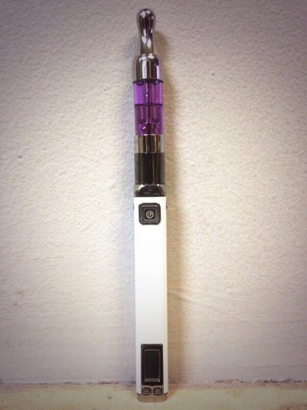 oLdirtyMunni710's tweet image. Nice!.new #itastevv w/ @kangertech #miniprotank2 filled w/ some @FluidVapor "straw-nilla custard" juice. #VAPELIFE!!!