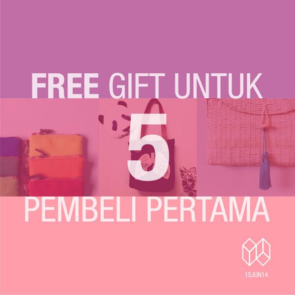 #FREE Gift untuk 5 pembeli pertama di #FABRICATEMarket! Come early and grab the chance!#bandung #secondhand #market