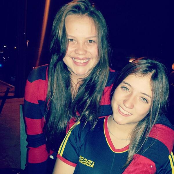 CelisMau's tweet photo. Te amo mucho mejor amiga eres mi mejor compañía💜👭😘 Siempre juntas hasta el fin de los tiempos 💕 http://t.co/lALpFoygV8