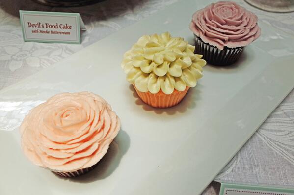 tastysunday's tweet photo. Blog updated! Magnolia Bakery Tokyo マグノリアベーカリー http://t.co/4C8Fcm1Vep #MAGNOLIABAKERY http://t.co/3faMuvTutx