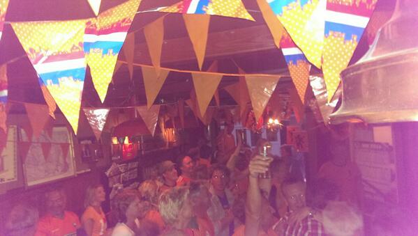 Wat een GE-WELDIGE avond! 1-5.. top top! vanavond ook Engeland - Italië te zien. #WK2014 #ENGITA #SPANED #vlieland