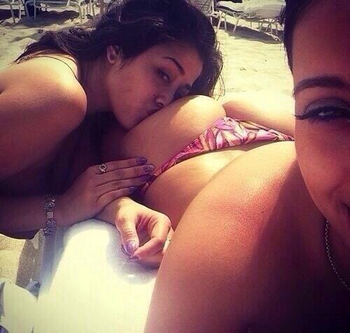 BootyBusiness's tweet image. Kiss a booty today 💋