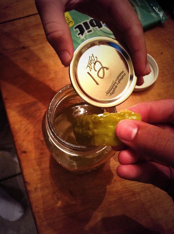 jaretpetty's tweet photo. Uncle Pickle's homemade pickles 👌 http://t.co/ABF2xvXWDR
