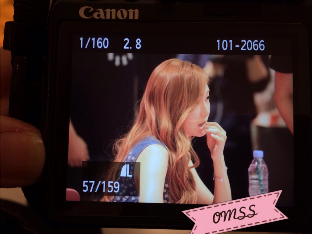 [PIC][14-06-2014]Jessica tham dự buổi fansign lần 2 cho thương hiệu "SOUP" vào trưa nay BqEKGryCQAAesgW