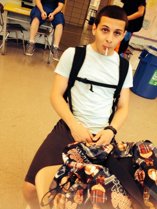 Joey_Gersh's tweet photo. When you get a random boner out of no where! #blowpop #bonerfordays #wood #random http://t.co/HS5dRB76fD