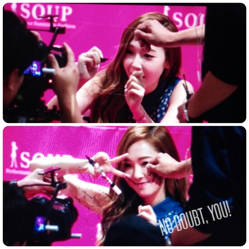 [PIC][14-06-2014]Jessica tham dự buổi fansign lần 2 cho thương hiệu "SOUP" vào trưa nay - Page 2 BqER1_wCUAAbgdr