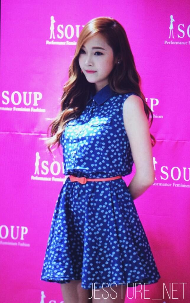 [PIC][14-06-2014]Jessica tham dự buổi fansign lần 2 cho thương hiệu "SOUP" vào trưa nay - Page 2 BqEVgoDCAAABFJI